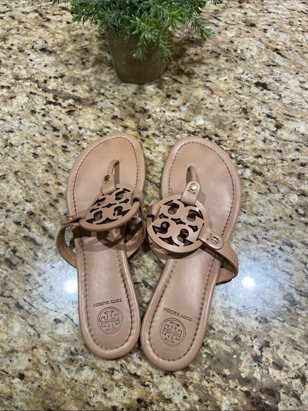 TORY BURCH Miller Pale Pink Leather Thong Sandal 8M